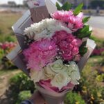 ورد طبيعي ابيض وبينك