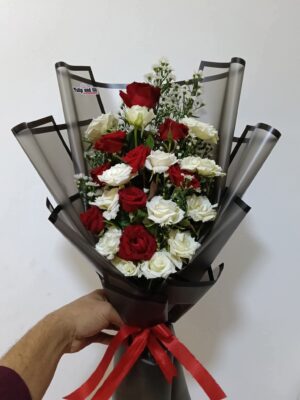 جوري ابيض واحمر