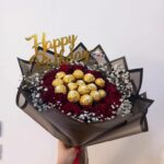بوكيه عيد ميلاد شوكلت وورد طبيعي